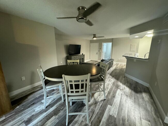 Building Photo - 300 Scotia Dr