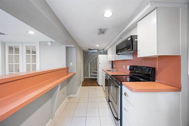 Building Photo - 1711 Wentworth St