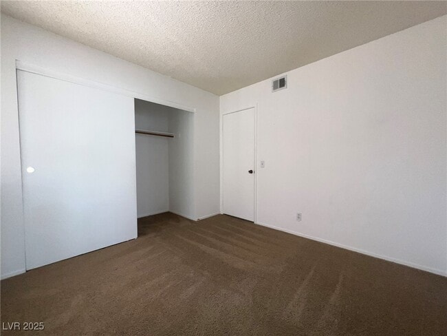 Building Photo - 1908 Misty Glade Dr