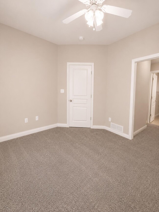 Building Photo - 7420 Arratt Ct