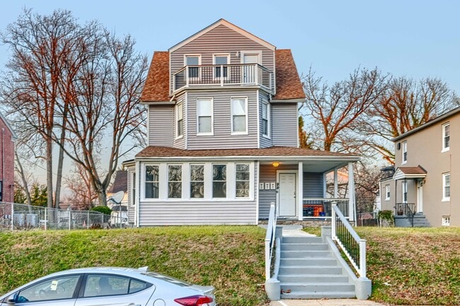 Building Photo - 4012 Fernhill Ave