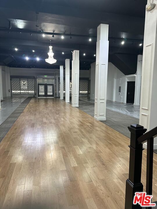 Building Photo - 752 Main St