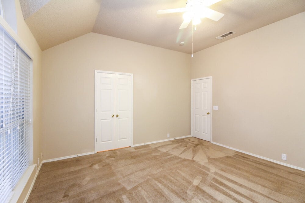 Building Photo - 10705 Camelot Dr