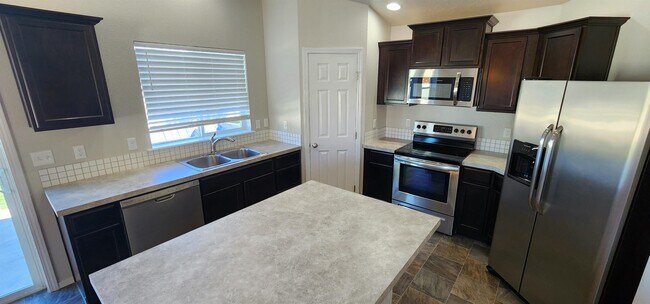 Building Photo - 2316 N Mountain Ash Ave