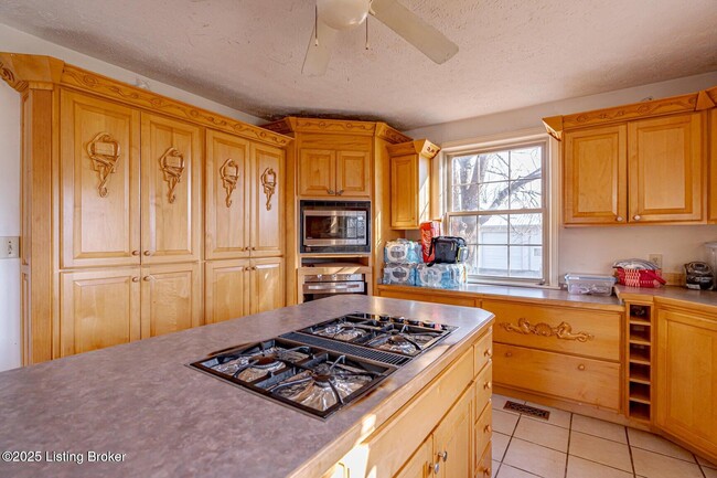 Building Photo - 2890 Shelbyville Rd