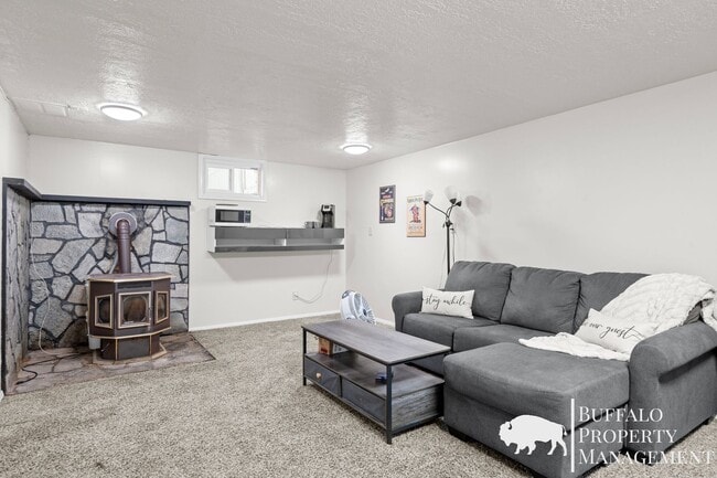 Building Photo - Charming Country Home on 2 Acres | 5 Bed | 3 Bath | Blackfoot, ID