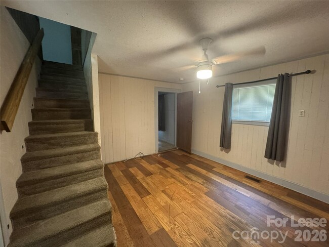 Building Photo - 1410 Dillard Ln