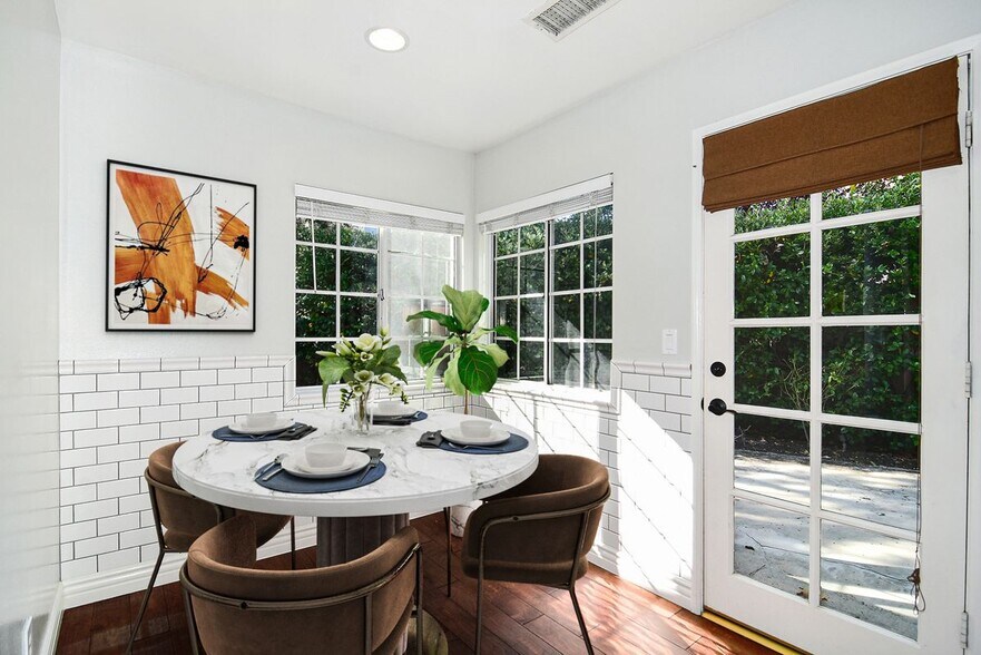 Building Photo - 4325 Oak Glen St