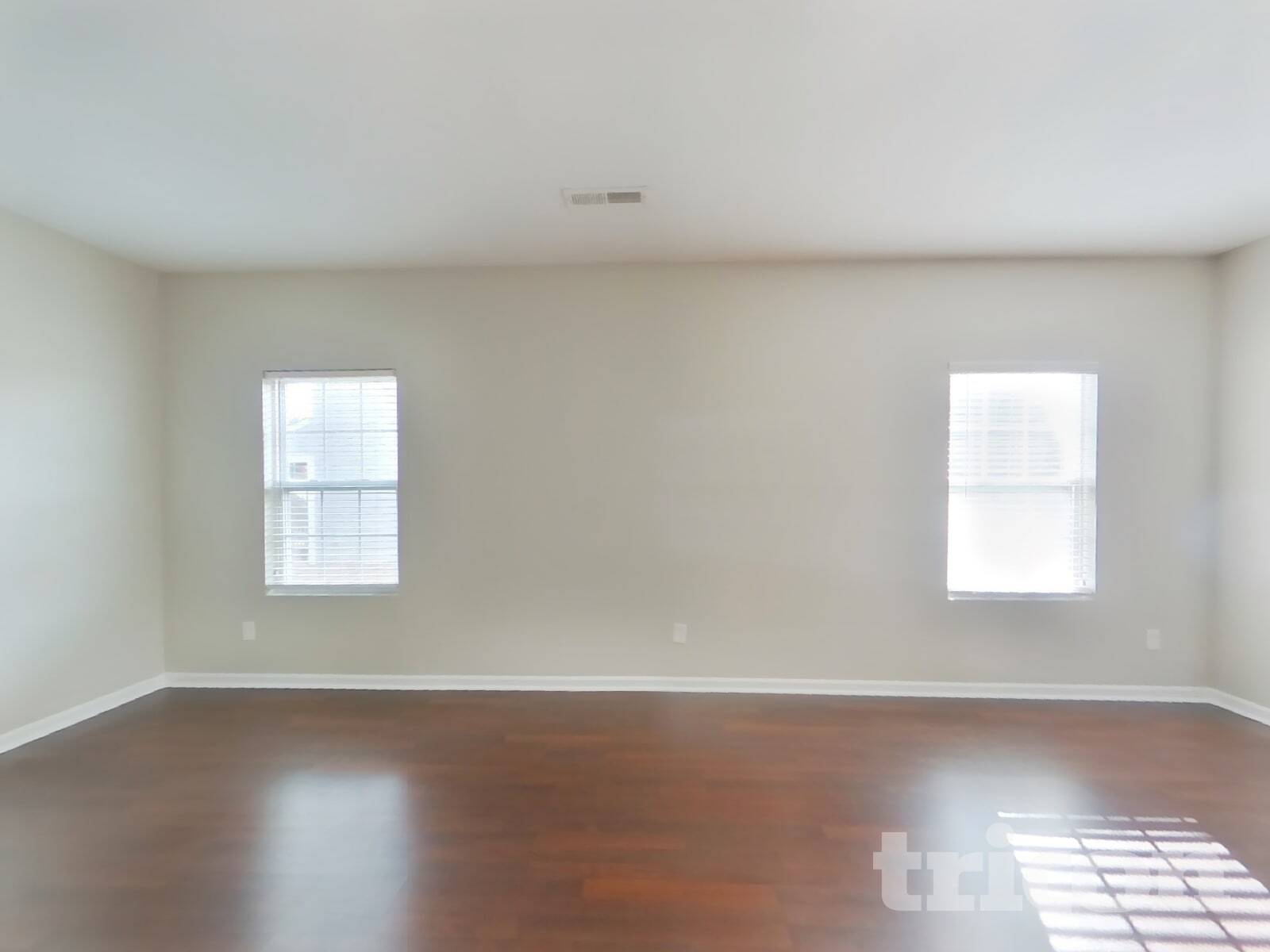 Building Photo - 3301 Pikes Peak Dr