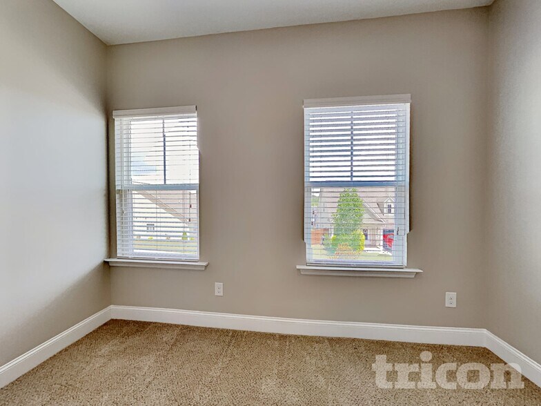 Building Photo - 115 Orchard Ln
