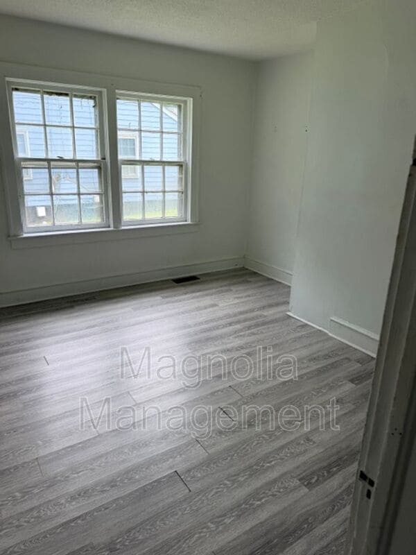 Building Photo - 1440 Perry Ave