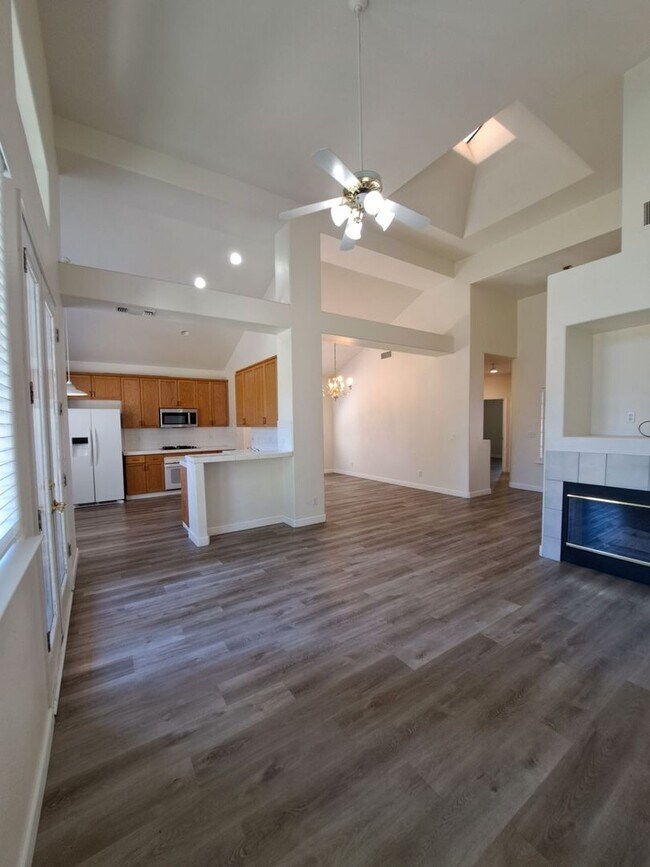 Building Photo - Comfortable Living in a Pet-Friendly Home ...