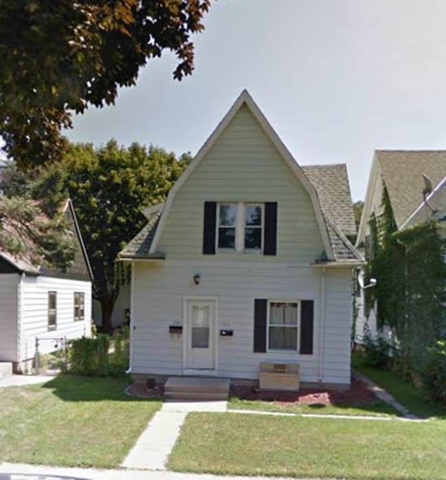 Building Photo - 224 S 61st St