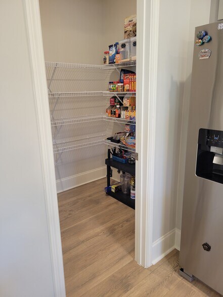 Building Photo - 121 Garnet Dr