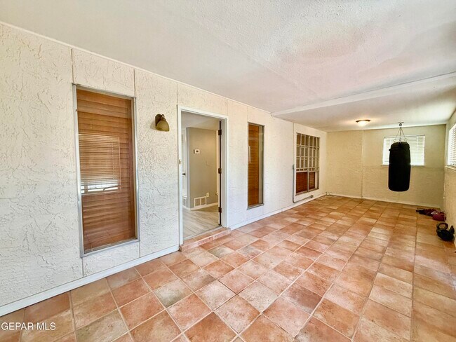 Building Photo - 11324 Tom Ulozas Dr