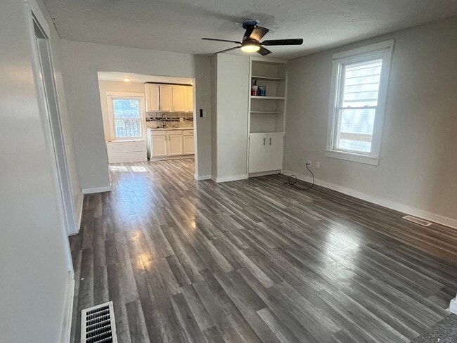 Building Photo - Adorable one bedroom ranch