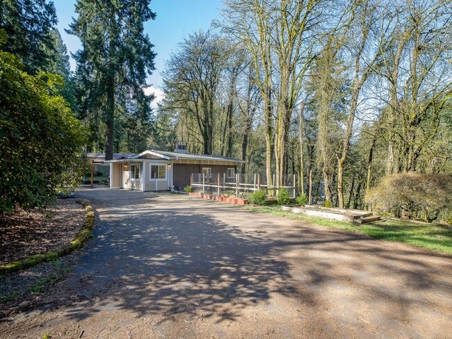 Building Photo - Beautiful 3br/2bth - SW Portland