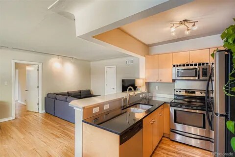 Living Room - 636 N Washington St