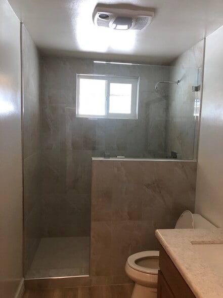 SECOND BATHROOM WALK IN SHOWER - 8322 Mango Ave