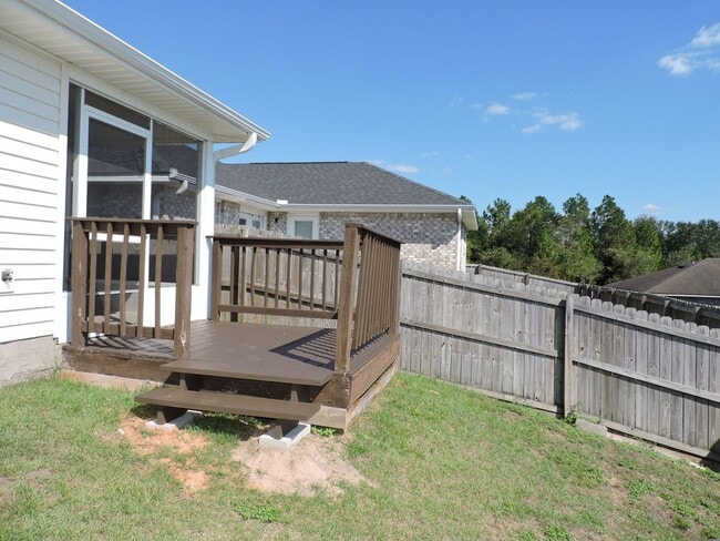 Building Photo - Easy access to Whiting Field & Pensacola!