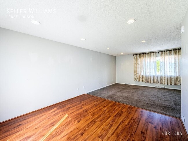 Building Photo - 6990 Snowbird Dr