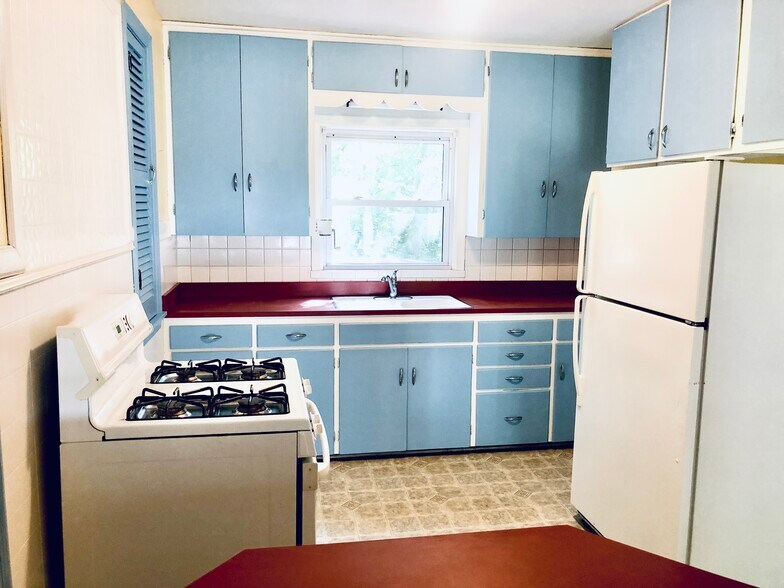 Building Photo - 705 Morningside Dr