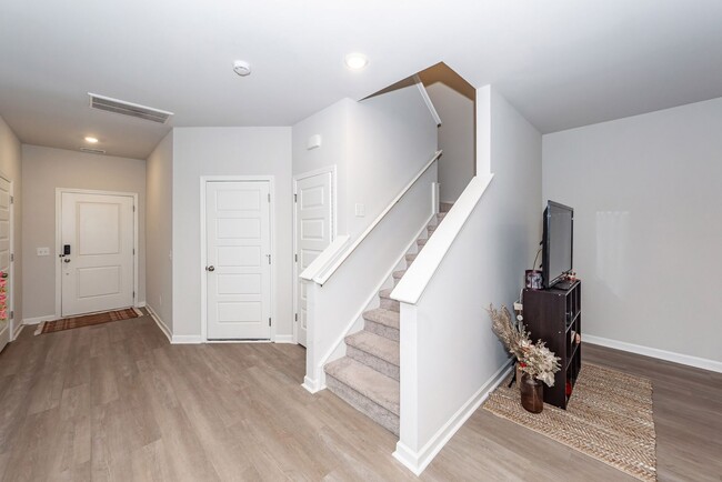 Building Photo - 3 Bedroom 2.5 Bath Single Family Home in W...