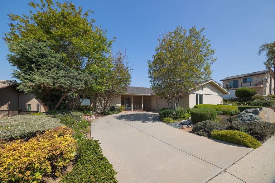 Building Photo - 6164 Del Paso Ave