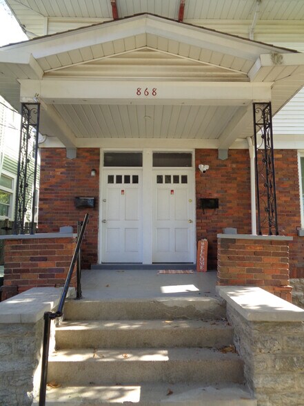 Primary Photo - 868 Academy Ave