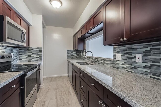 Building Photo - 1811 Stoney Brook Dr