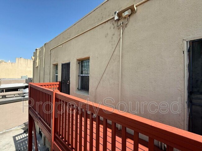 Building Photo - 139 W Yosemite Ave