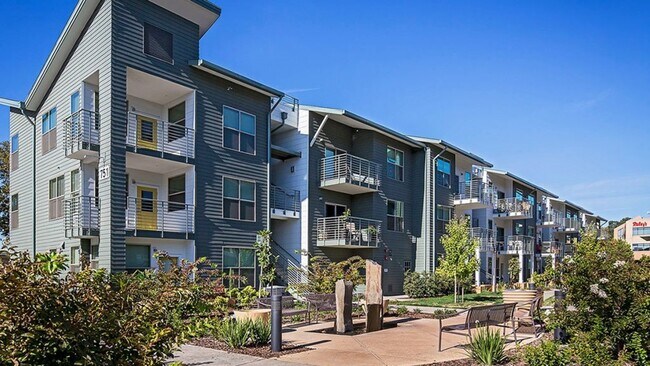 Building Photo - 777 5th St