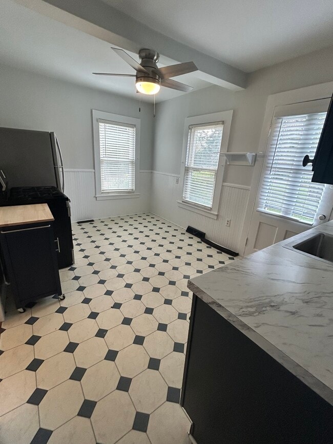 Building Photo - 26 Pearl St