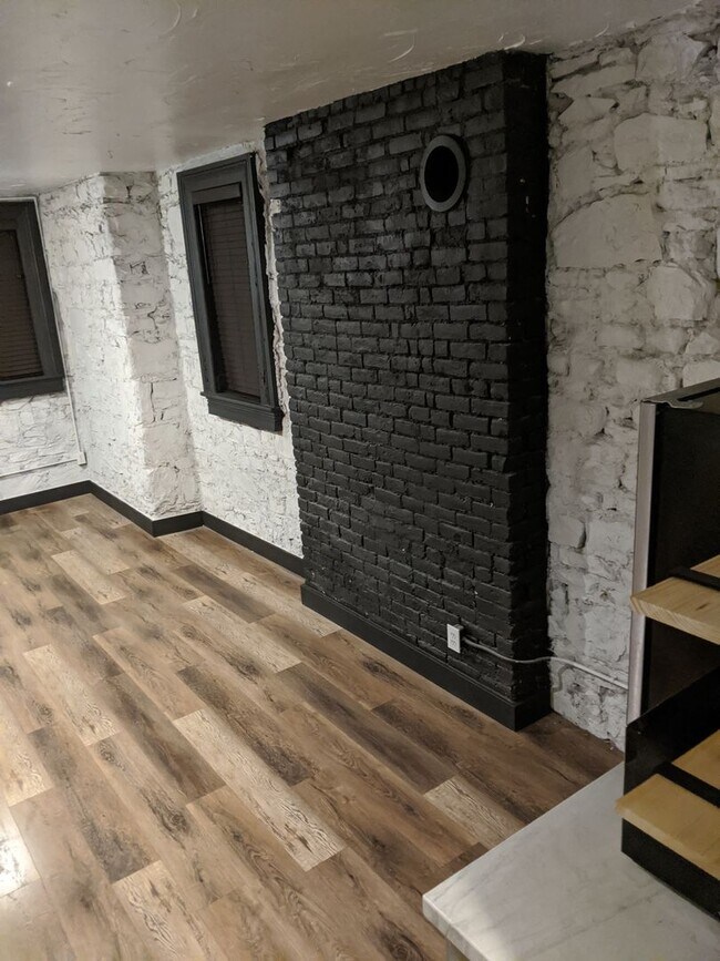 Building Photo - 623 E 100 S