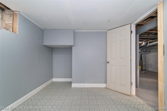 Building Photo - 9327 Schaefer Hwy