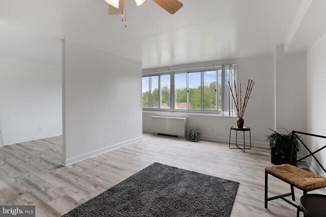 Building Photo - 1900 Lyttonsville Rd