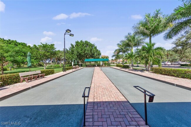 Building Photo - 10135 Colonial Country Club Blvd