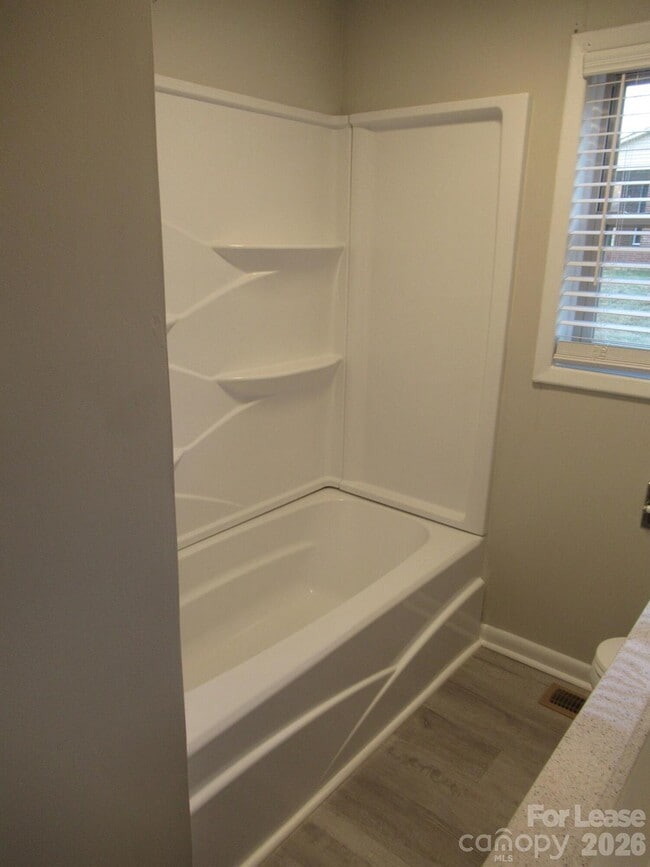 Building Photo - 1771 River Rd