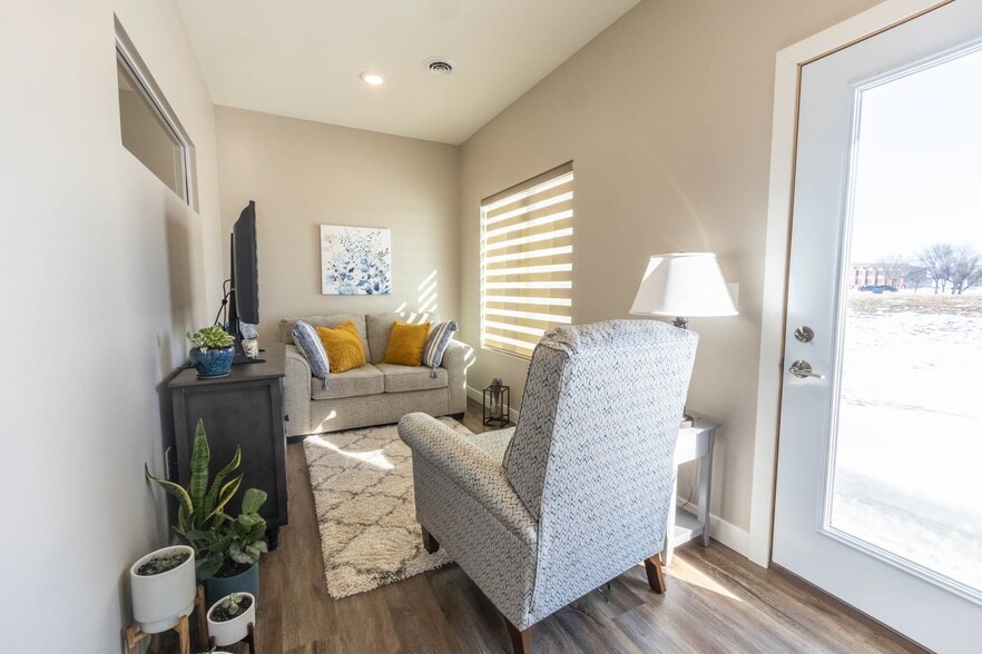 Building Photo - 711 Lancelot Dr