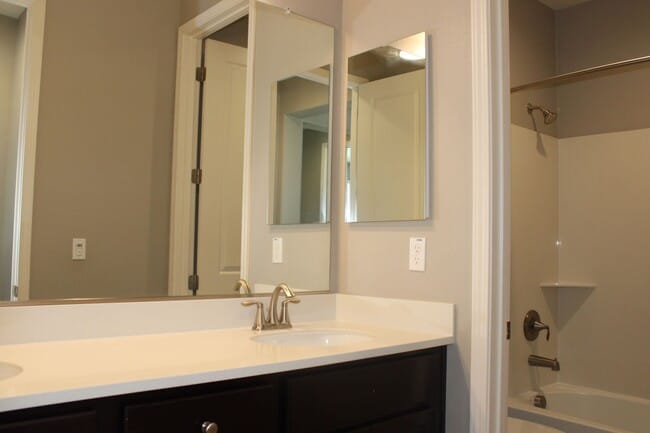 Building Photo - 170 Dnieper River Way