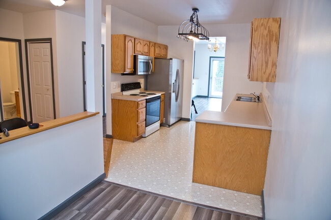 Building Photo - 1460 Blue Course Dr