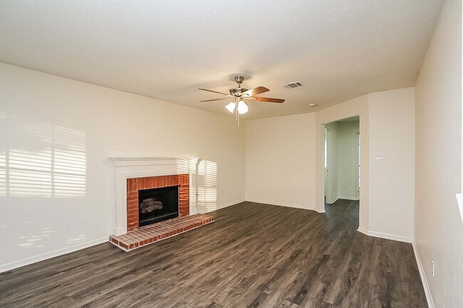 Building Photo - 7838 Sunny Ridge Dr