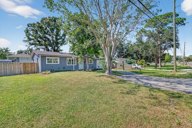 Building Photo - Fully Remodeled 3BR Home with Large Fenced Yard & New Deck