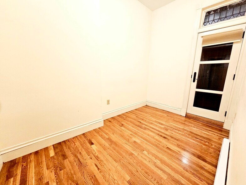 Building Photo - 197 Commonwealth Ave