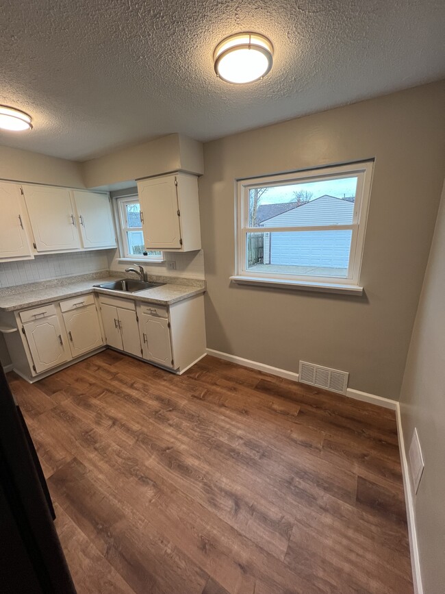 Kitchen (Photo Taken Prior to Microwave Install) - 15893 Hummel Rd