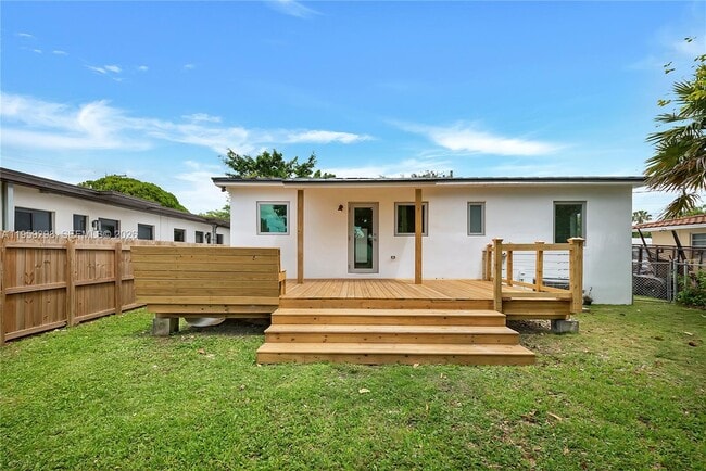 Building Photo - 3050 SW 23rd Terrace