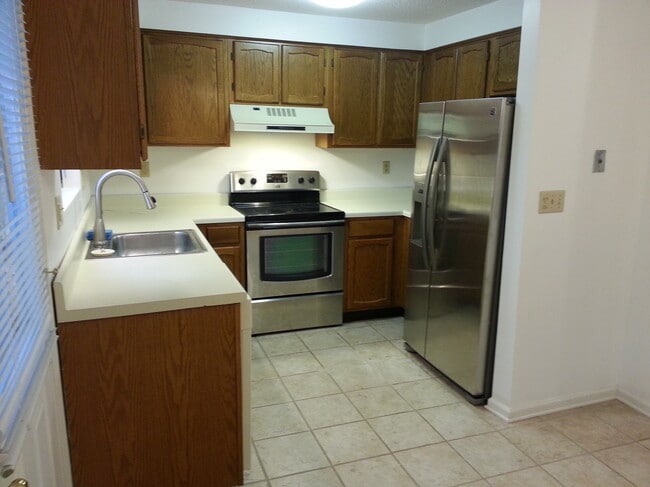 Kitchen - 15 Heritage Woods