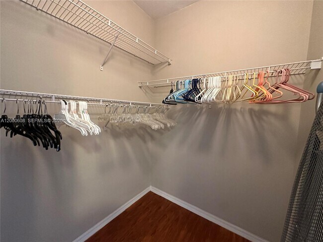 Building Photo - 6841 SW 44th St