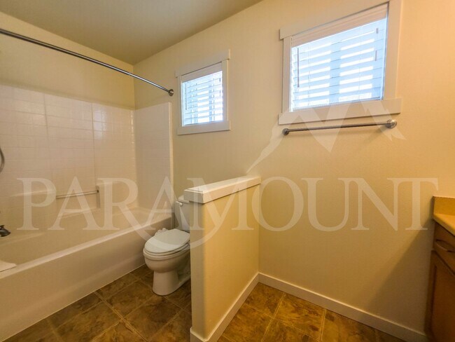 Building Photo - 2163 SW Warbler Way