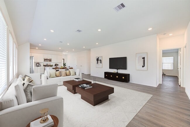 Building Photo - 5023 Lavaridge Dr